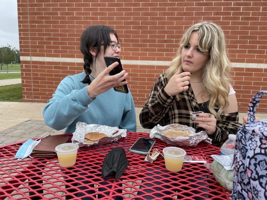 Bon Appétit… Enjoying B lunch, sophomores Jenyce Andino (left) and Caden Mroz adjust to the new lunch schedule. There are now four lunches during block 3.